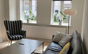 Charmerende byhus midt i Assens